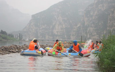 縱情山水，融合團隊，放松身心——公司組織員工到野三坡郊游